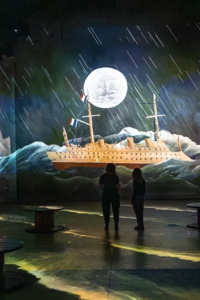 bateau mer tempête silhouettes