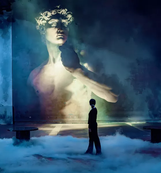 statue renaissance david fumée